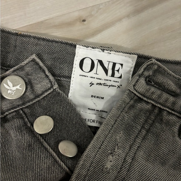 One teaspoon distressed jean shorts - Picture 9 of 9